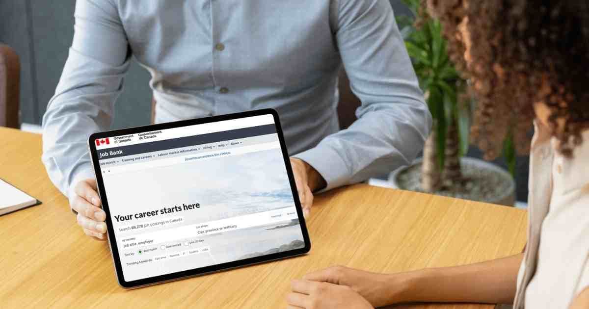 Professional resume template displayed on computer screen with Job Bank Canada logo and maple leaf, representing Canadian resume building standards