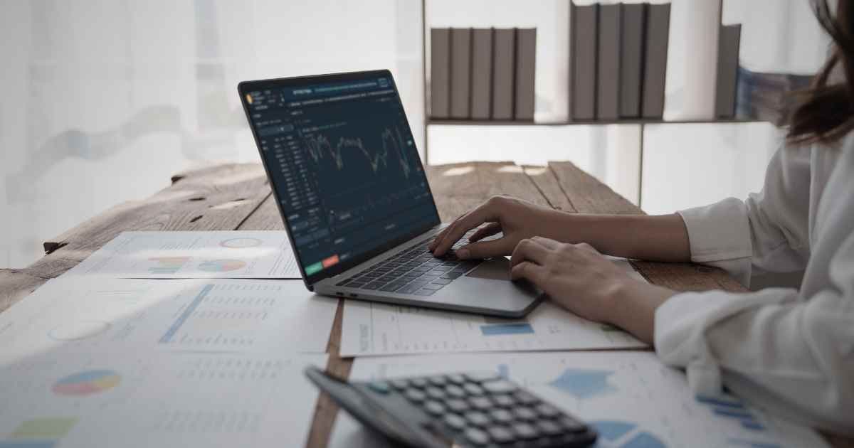 ATS resume building by a job applicant to pass the ATS filters